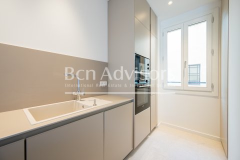 Купить квартиру в Барселона, Испания с 2 спальни, № 2886 - фото 16