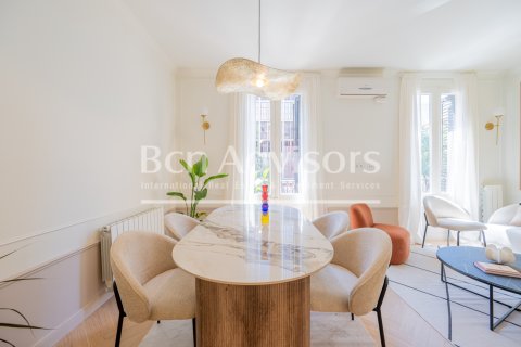 Купить квартиру в Барселона, Испания с 2 спальни, 84м², № 2889 - фото 2