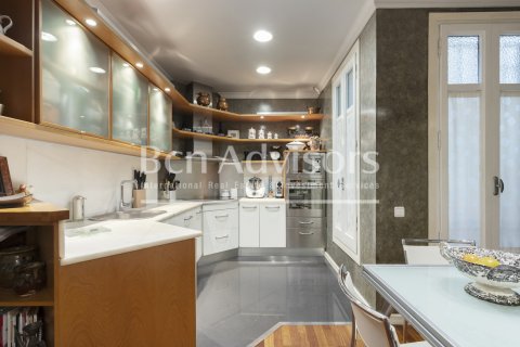 Купить квартиру в Барселона, Испания с 2 спальни, 110м², № 2888 - фото 12