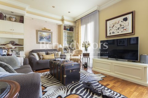 Купить квартиру в Барселона, Испания с 2 спальни, 110м², № 2888 - фото 3