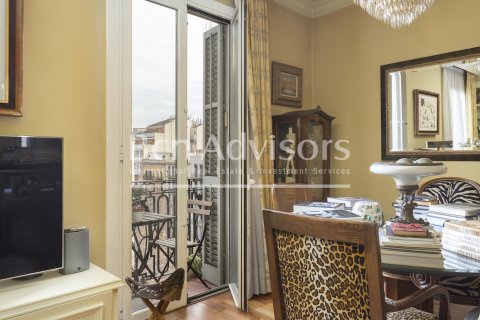 Купить квартиру в Барселона, Испания с 2 спальни, 110м², № 2888 - фото 30