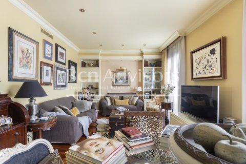 Купить квартиру в Барселона, Испания с 2 спальни, 110м², № 2888 - фото 4