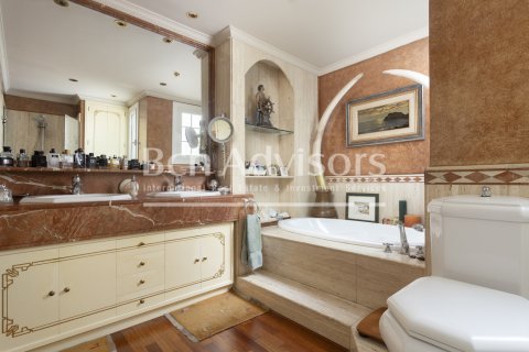 Купить квартиру в Барселона, Испания с 2 спальни, 110м², № 2888 - фото 24