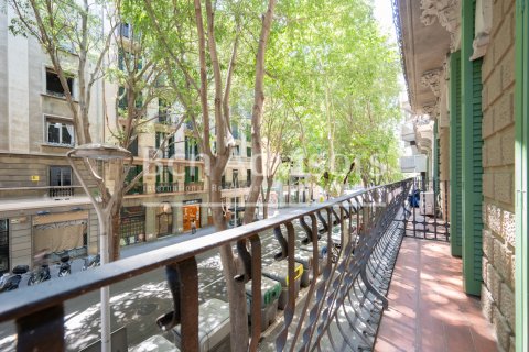 Купить квартиру в Барселона, Испания с 2 спальни, 74м², № 2890 - фото 4