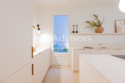 Купить квартиру в Барселона, Испания с 2 спальни, 74м², № 2890 - фото 10