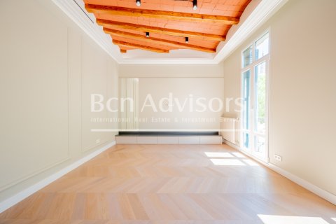 Купить квартиру в Барселона, Испания с 3 спальни, 130м², № 2885 - фото 11