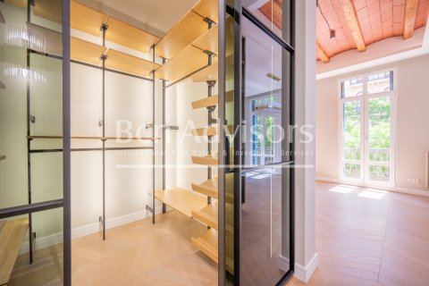 Купить квартиру в Барселона, Испания с 3 спальни, 130м², № 2885 - фото 17