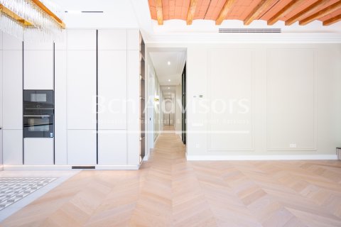 Купить квартиру в Барселона, Испания с 3 спальни, 130м², № 2885 - фото 12