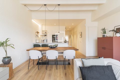 Apartamento de 3 dormitorios en venta en Barcelona, Cataluña, Spain № 6816 - foto 2