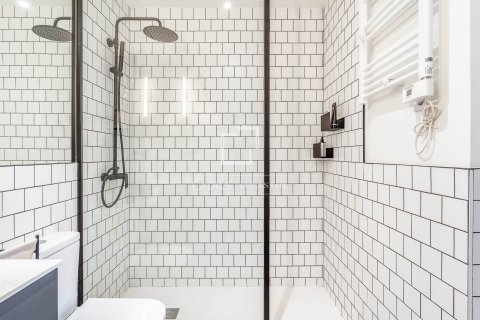 Apartamento de 3 dormitorios en venta en Barcelona, Cataluña, Spain № 6816 - foto 29