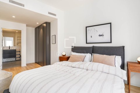 Apartamento de 3 dormitorios en venta en Barcelona, Cataluña, Spain № 6816 - foto 19