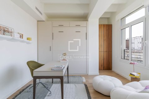 Apartamento de 3 dormitorios en venta en Barcelona, Cataluña, Spain № 6816 - foto 13