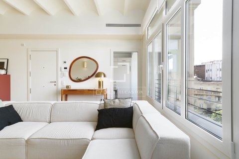 Apartamento de 3 dormitorios en venta en Barcelona, Cataluña, Spain № 6816 - foto 4