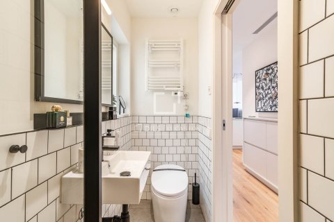 Apartamento de 3 dormitorios en venta en Barcelona, Cataluña, Spain № 6816 - foto 26