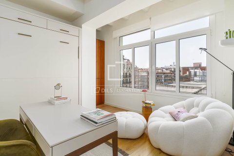 Apartamento de 3 dormitorios en venta en Barcelona, Cataluña, Spain № 6816 - foto 14