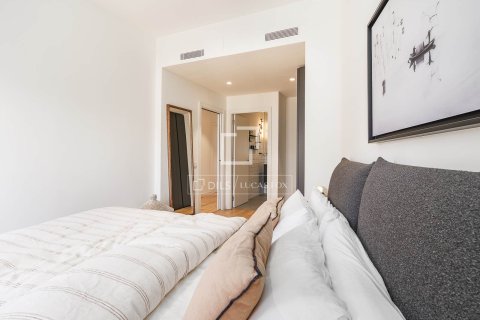 Apartamento de 3 dormitorios en venta en Barcelona, Cataluña, Spain № 6816 - foto 20