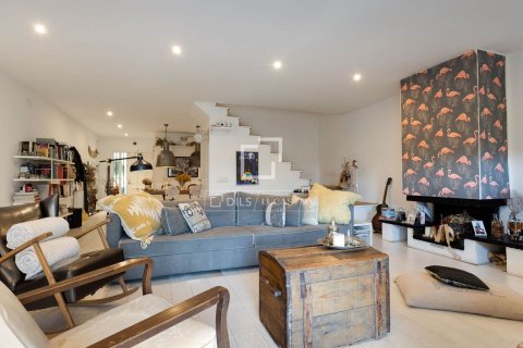 Villa de 3 dormitorios en venta en Vilassar de Dalt, Barcelona, Cataluña, Spain № 6812 - foto 8