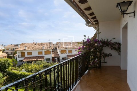 Villa de 3 dormitorios en venta en Vilassar de Dalt, Barcelona, Cataluña, Spain № 6812 - foto 14