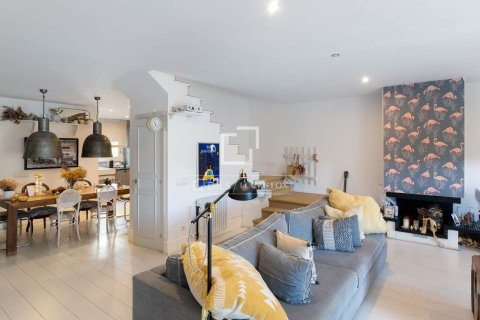 Villa de 3 dormitorios en venta en Vilassar de Dalt, Barcelona, Cataluña, Spain № 6812 - foto 7