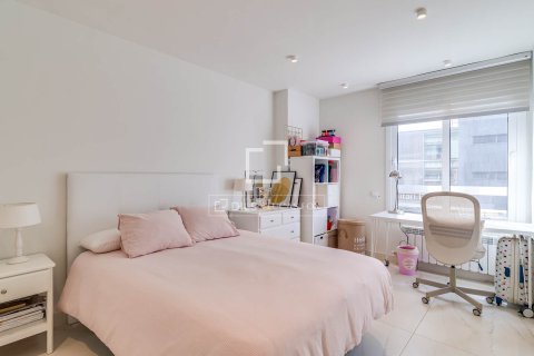 4 bedrooms apartment for sale in Barcelona, Catalonia, Spain № 6813 - photo 25