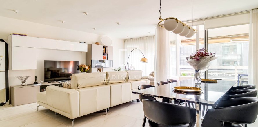 4 bedrooms apartment for sale in Barcelona, Catalonia, Spain № 6813