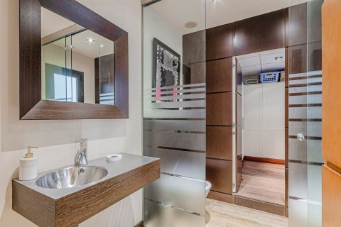 3 bedrooms apartment for sale in Barcelona, Catalonia, Spain № 6231 - photo 15