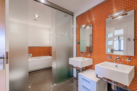 3 bedrooms apartment for sale in Barcelona, Catalonia, Spain № 6231 - photo 18