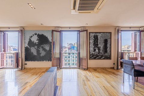 3 bedrooms apartment for sale in Barcelona, Catalonia, Spain № 6231