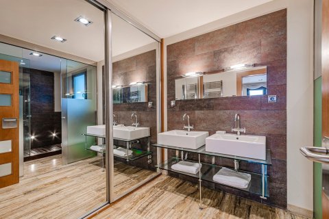 3 bedrooms apartment for sale in Barcelona, Catalonia, Spain № 6231 - photo 22