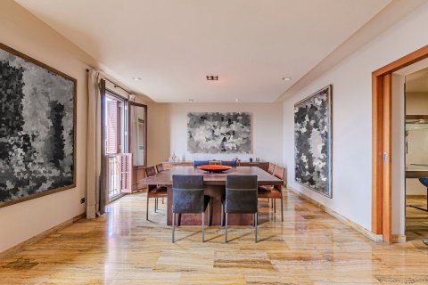 3 bedrooms apartment for sale in Barcelona, Catalonia, Spain № 6231 - photo 6