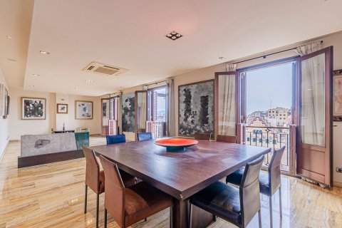 3 bedrooms apartment for sale in Barcelona, Catalonia, Spain № 6231 - photo 3