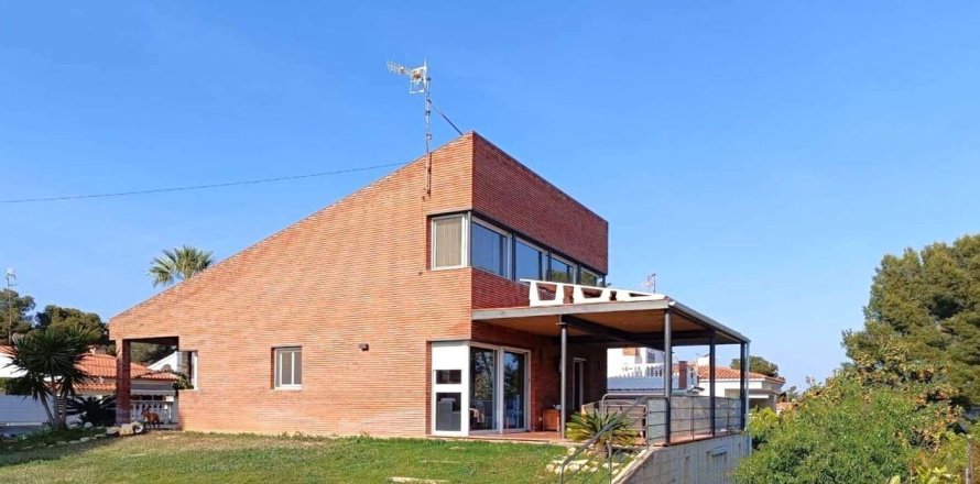 Дом с 4 спальнями в Калафелле, Таррагона, Каталония, Испания № 6228