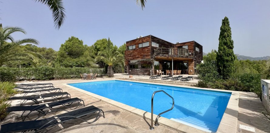 Вилла с 5 спальнями в Л'Аметлья-де-Мар, Таррагона, Каталония, Испания № 2616