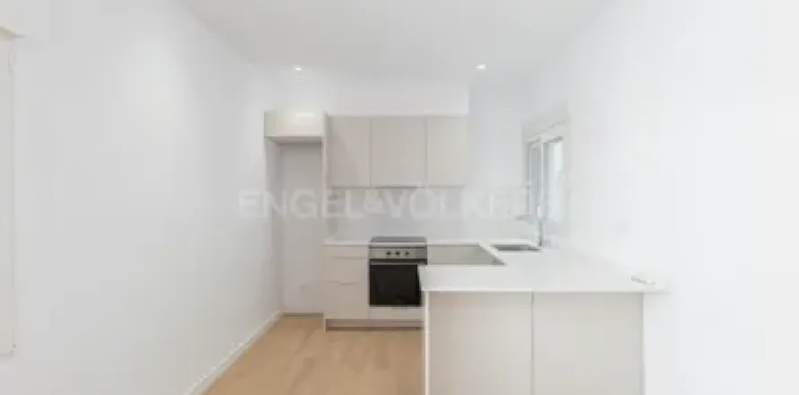 Квартира с 2 спальнями в Сантс-Монтжуике, Барселона, Каталония, Испания № 2613