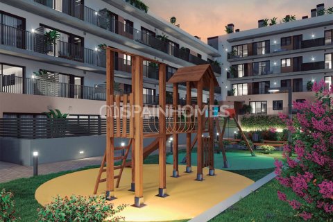 Apartamento de 4 dormitorios en venta en Terrassa, Barcelona, Cataluña, Spain № 3519 - foto 2