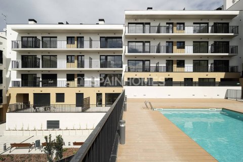 Apartamento de 4 dormitorios en venta en Terrassa, Barcelona, Cataluña, Spain № 3519 - foto 3