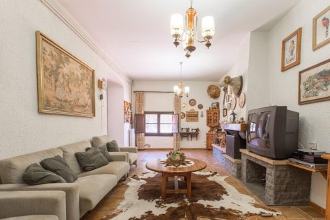 Сasa de 6 dormitorios en venta en Dosrius, Barcelona, Cataluña, Spain № 1479 - foto 13