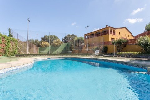 Сasa de 6 dormitorios en venta en Dosrius, Barcelona, Cataluña, Spain № 1479 - foto 2