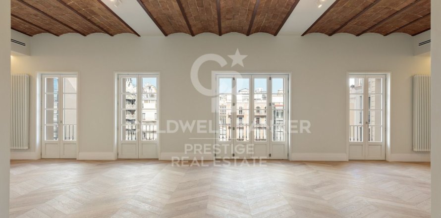 3 bedrooms penthouse for sale in Barcelona, Catalonia, Spain № 5763