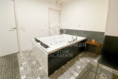 153 sq.m. commercial property for sale in Barcelona, Catalonia, Spain № 5764 - photo 11