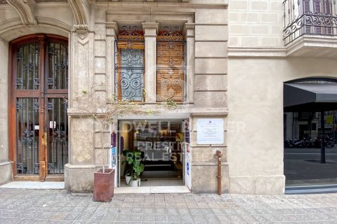 153 sq.m. commercial property for sale in Barcelona, Catalonia, Spain № 5764 - photo 3