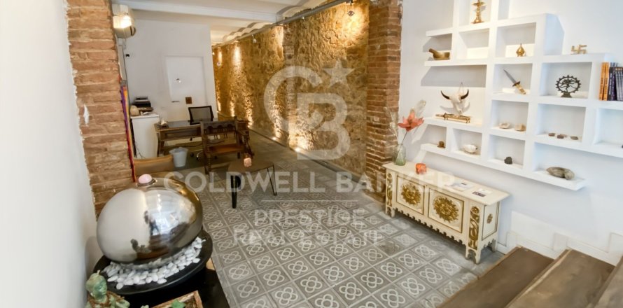153 sq.m. commercial property for sale in Barcelona, Catalonia, Spain № 5764