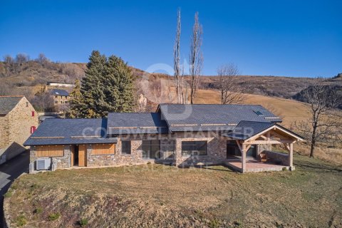 Дом с 3 спальнями в Каталония, Испания № 5767