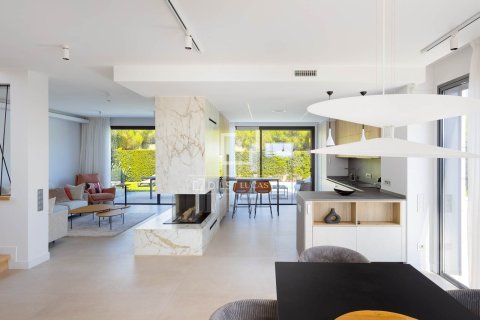 Купить виллу в Монтгат, Испания с 6 спален, 355м², № 3884 - фото 2