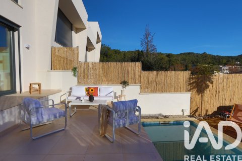 4 bedrooms townhouse for sale in Sant Pere de Ribes, Barcelona, Catalonia, Spain № 4762 - photo 2