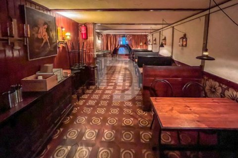 190 sq.m. commercial property for sale in Ciutat Vella, Barcelona, Catalonia, Spain № 4551 - photo 6