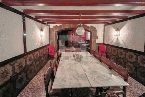 190 sq.m. commercial property for sale in Ciutat Vella, Barcelona, Catalonia, Spain № 4551 - photo 5