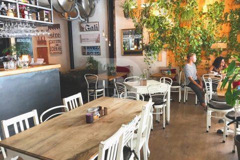 304 sq.m. commercial property for sale in Ciutat Vella, Barcelona, Catalonia, Spain № 4556 - photo 2