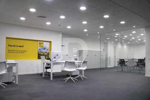 Купить офис в Л'Эшампле, Испания 697м², № 4553 - фото 3