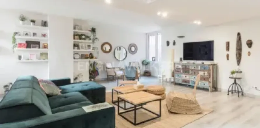 Квартира с 4 спальнями в Барселоне, Каталония, Испания № 2542